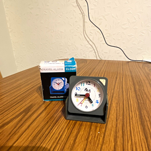 Retro analogue quartz battery - analogue,